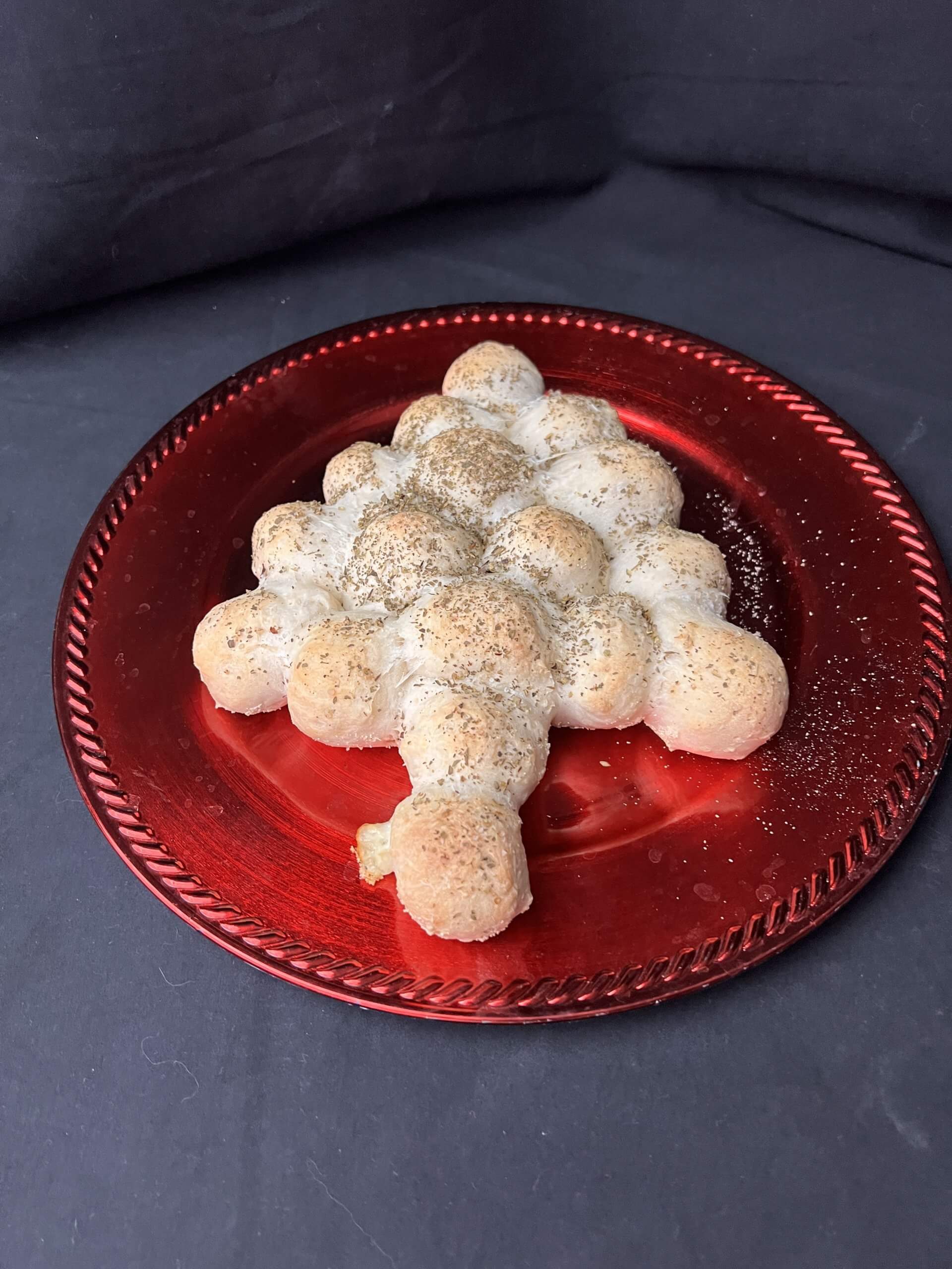 Delectable Cheesy Tree Bread - Free Recipe from Bucket of Bread!